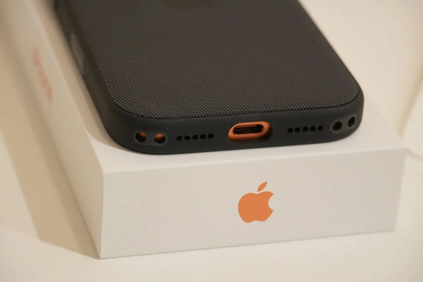 Charging cable finicky? It's probably lint, not a broken port